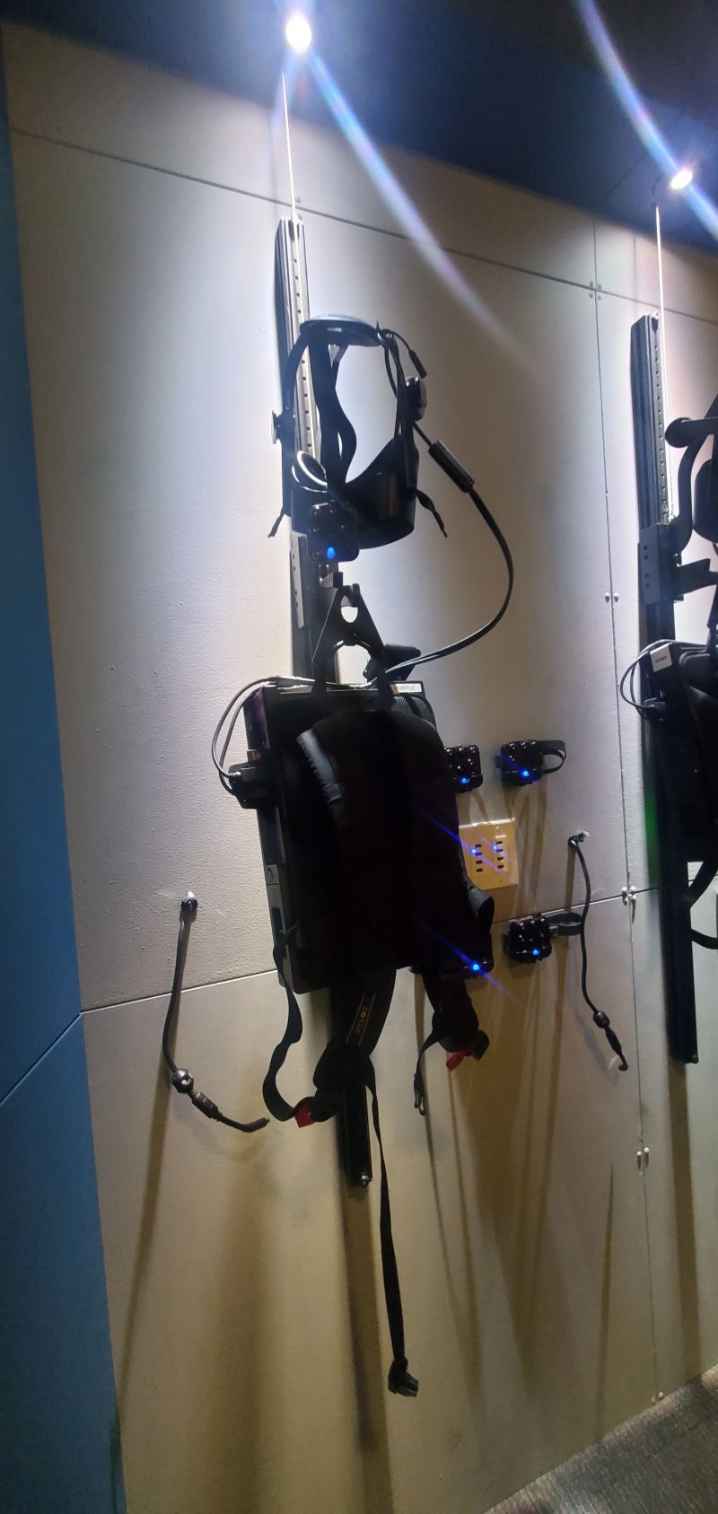 The Dramscape Learn VR Backpacks that pair with platforms to allow full motion VR immersion